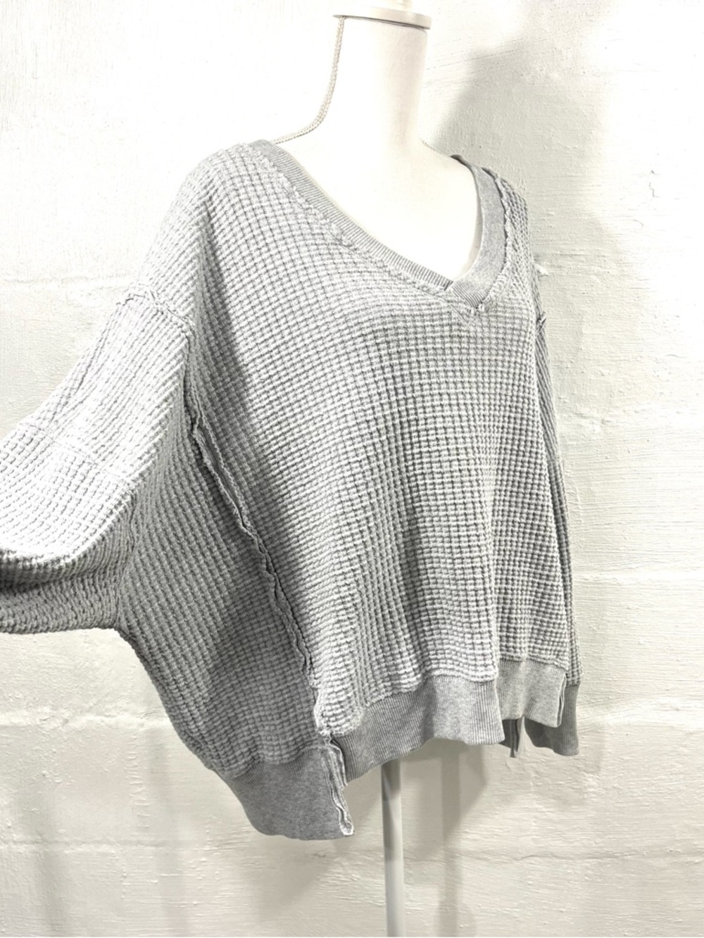 AMERICAN EAGLE WAFFLE KNIT VNECK SWEATSHIRT